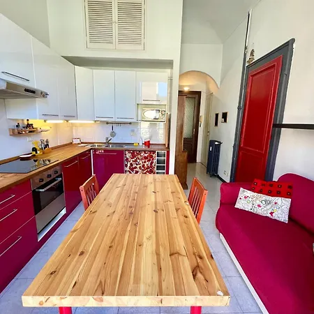 Grazioso Bilocale In Palazzo Liberty In Zona Porta Susa Apartmán